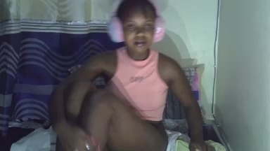 Enchantedvee live cam on Cam4