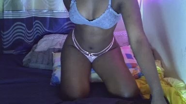 Enchantedvee live cam on Cam4