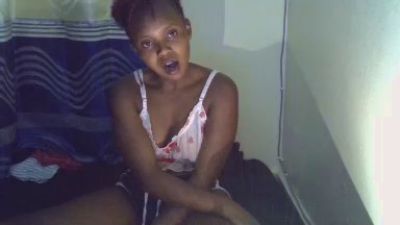 Enchantedvee live cam on Cam4