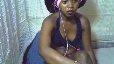 Enchantedvee live cam on Cam4