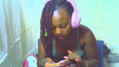 Enchantedvee live cam on Cam4