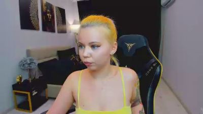 EnergyBunny_1 live cam on Cam4