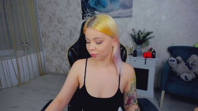 EnergyBunny_1 live cam on Cam4