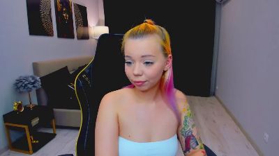 EnergyBunny_1 live cam on Cam4