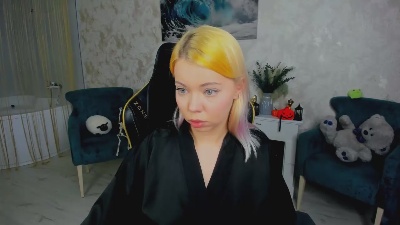 EnergyBunny_1 live cam on Cam4