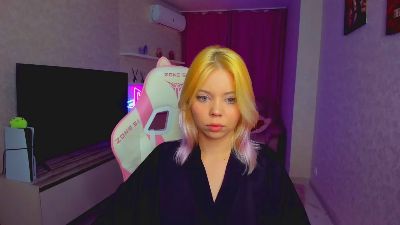 EnergyBunny_1 live cam on Cam4