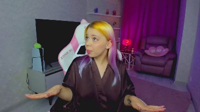 EnergyBunny_1 live cam on Cam4