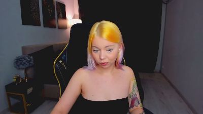 EnergyBunny_1 live cam on Cam4