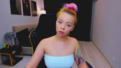 EnergyBunny_1 live cam on Cam4