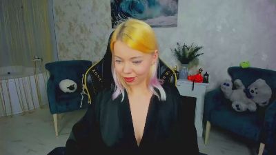 EnergyBunny_1 live cam on Cam4