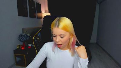 EnergyBunny_1 live cam on Cam4