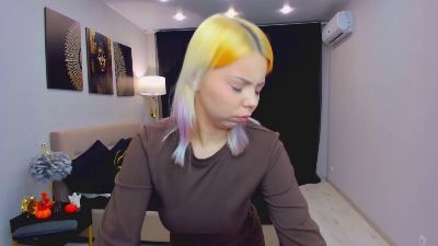 EnergyBunny_1 live cam on Cam4