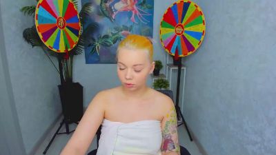 EnergyBunny_1 live cam on Cam4