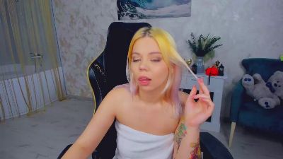 EnergyBunny_1 live cam on Cam4