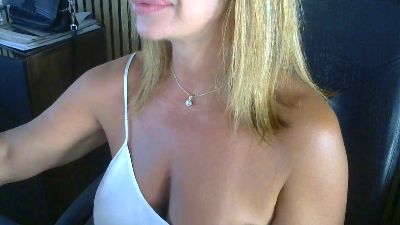 Enia live cam on Cam4