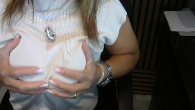 Enia live cam on Cam4