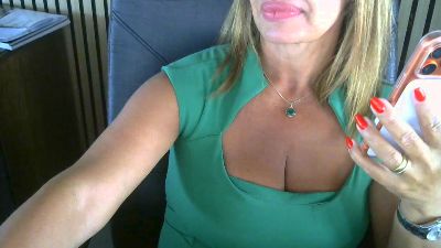 Enia live cam on Cam4