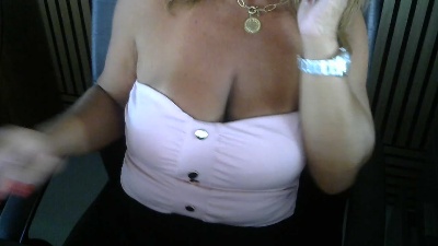 Enia live cam on Cam4