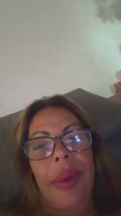 Enia live cam on Cam4