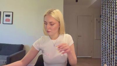 EnolaPrehm live cam on Cam4
