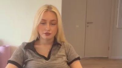 EnolaPrehm live cam on Cam4
