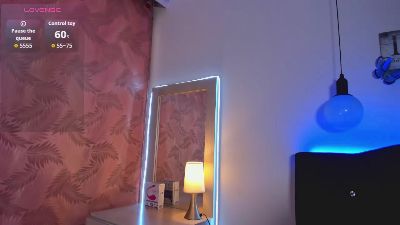 Enola_holmess live cam on Cam4