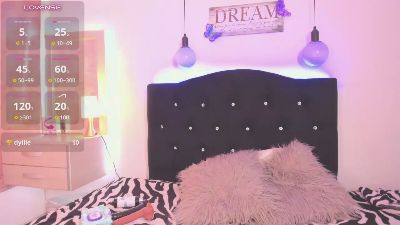 Enola_holmess live cam on Cam4
