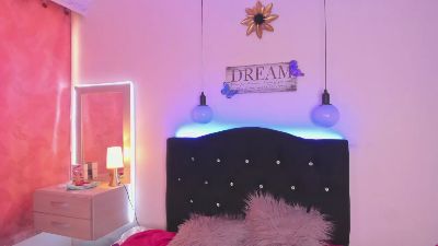 Enola_holmess live cam on Cam4
