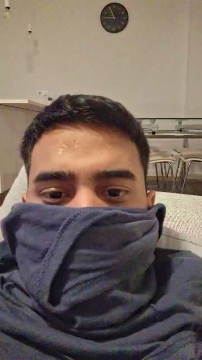 Enriquevk20 live cam on Cam4