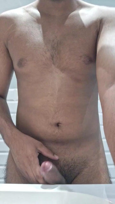 Enriquevk20 live cam on Cam4