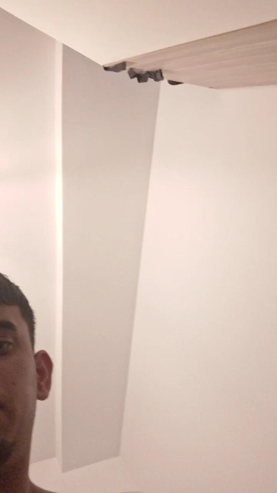 Enriquevk20 live cam on Cam4