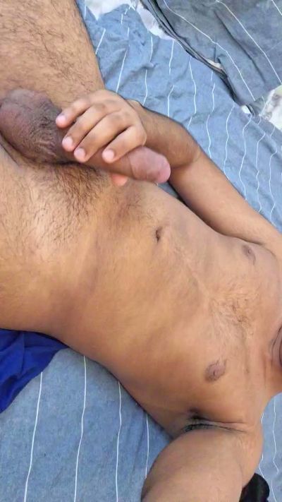 Enriquevk20 live cam on Cam4