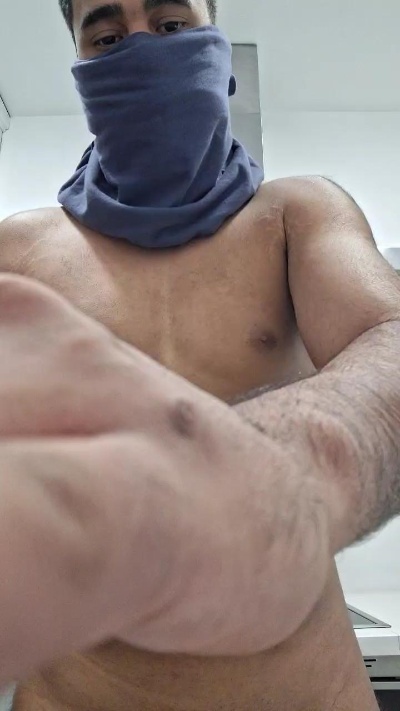 Enriquevk20 live cam on Cam4