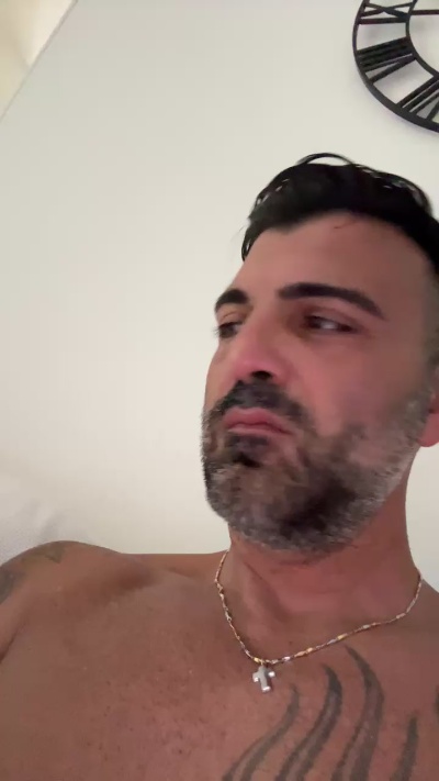 Enzocar live cam on Cam4