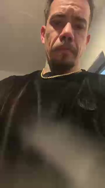 Eric27cm live cam on Cam4