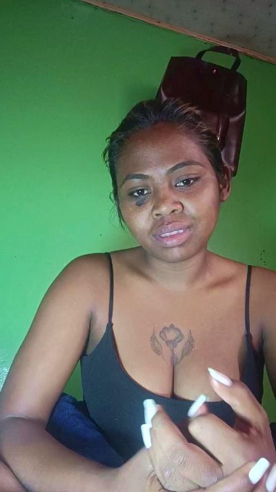 Ericahot2 live cam on Cam4