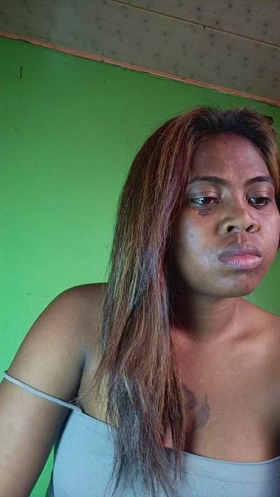 Ericahot2 live cam on Cam4