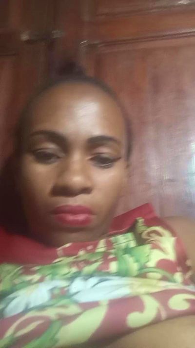 Ericahot2 live cam on Cam4