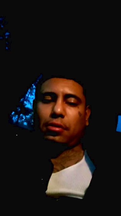Ericdaniel97 live cam on Cam4