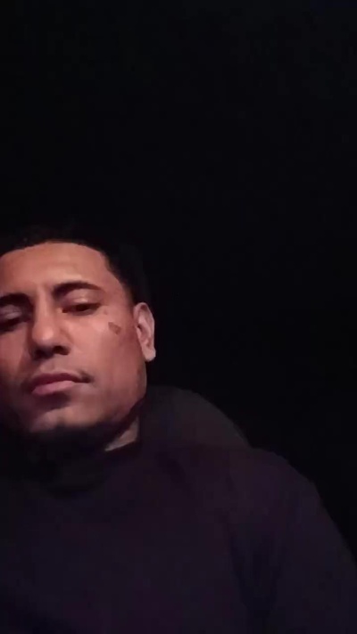 Ericdaniel97 live cam on Cam4