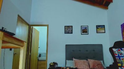 ErikJackson35 live cam on Cam4