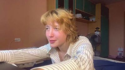 ErlindaSelzler live cam on Cam4