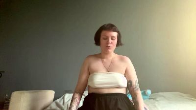 ErmelindaIng live cam on Cam4
