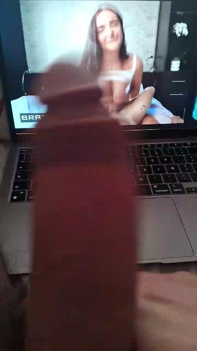 Ernest2020 live cam on Cam4