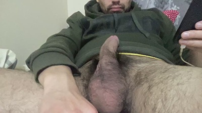 Ernest2020 live cam on Cam4
