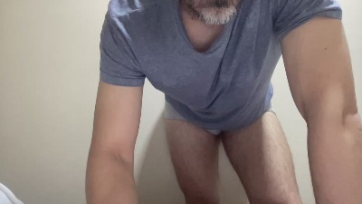 Ernest2020 live cam on Cam4