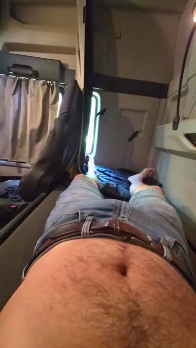Escape74 live cam on Cam4