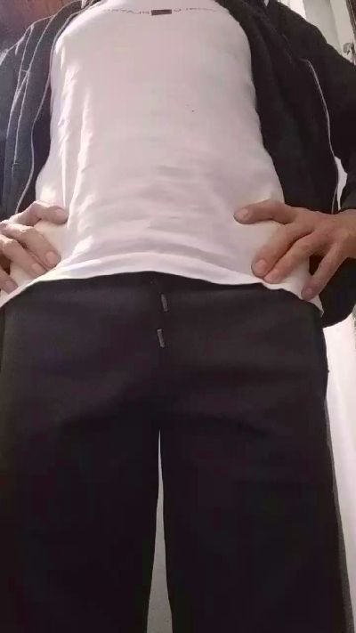 Esequiel9 live cam on Cam4