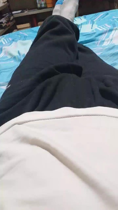 Esequiel9 live cam on Cam4
