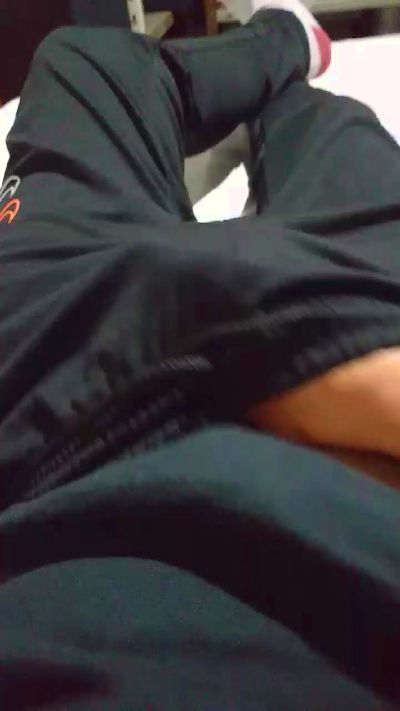 Esequiel9 live cam on Cam4